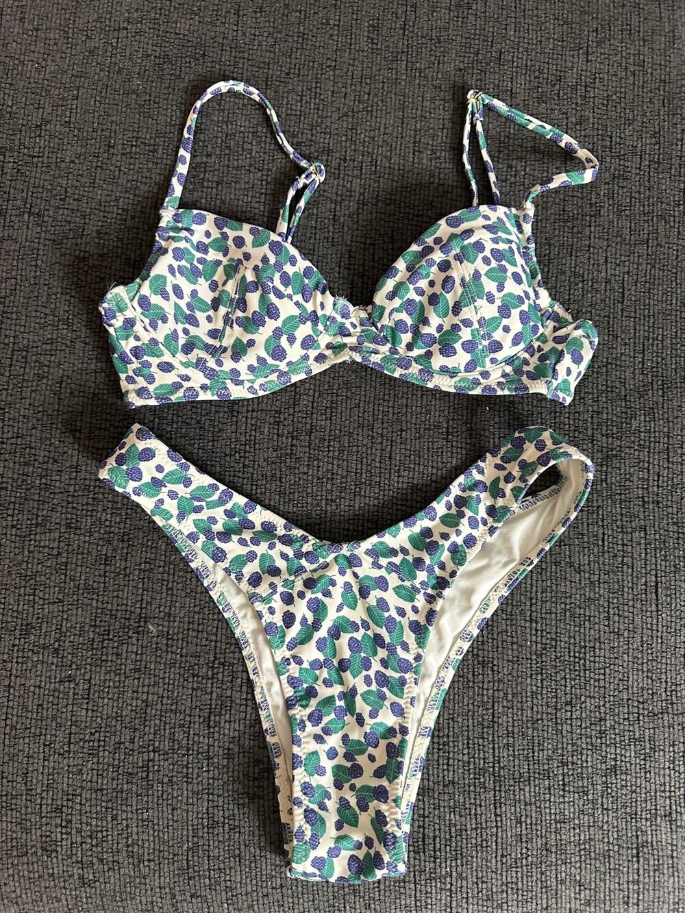 Blackbough Swim Cindy Bikini Set in Blackberry Bliss size XS Underwire High Leg